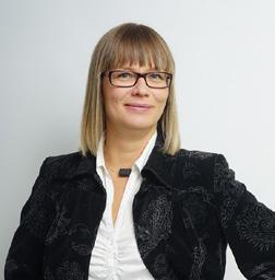 Swoją karierę zawodową zaczynała od doradztwa personalnego, przez okres 6 lat zarządzała jako Dyrektor Personalny procesami HR w firmie produkcyjno-dystrybucyjnej - Grupa Kolastyna.