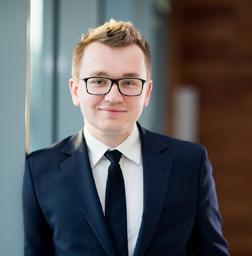 poprzez realizację badań candidate i employee experience oraz wdrożenia nowych technologii w HR.