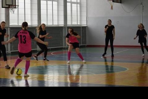 Floriana Z tej okazji 4 maja na Kompleksie Boisk Sportowych przy Szkole Podstawowej z dnjb w Orli rozegrano XIII Międzypowiatowy