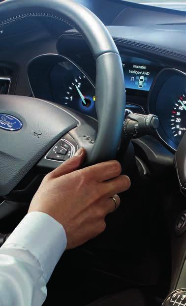 FORD KUGA Systemy audi i nawigacji System nawigacji satelitarnej CD/MP3 z Frd SYNC 3 (ICFAQ) zawiera: klrwy wyświetlacz dtykwy 8", Applink 3.