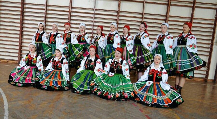 wielu przeglądach, konkursach i festiwalach na terenie