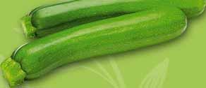 Kapustę pak choi, cukinię, dymkę i groszek cukrowy pokrój w