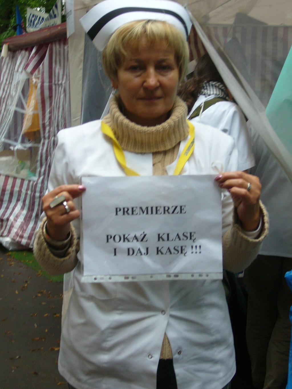 Ogłoszenia organizacyjne W namiocie nr 17 funkcjonuje Całodobowy punkt medyczny, w którym można uzyskać pomoc lekarską.