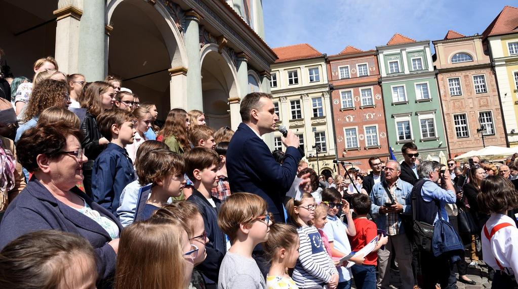 pl plastyczny, obóz survivalowy, historyczne obozowisko Słowian i German, prezentacja talentów Europamiasta Zgorzelec-Görlitz. Święto zakończyła wieczorna transgraniczna zabawa taneczna.