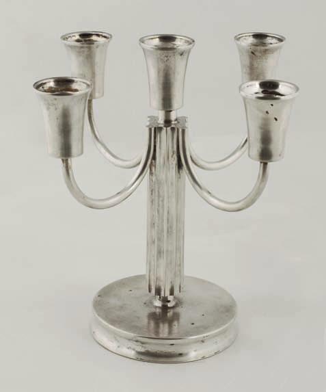 61. KOmPlET SREBER DO HERBATY ART DEcO Dzbanek, mlecznik, cukiernica. Srebro, Sheffield, Anglia, datowany 1930 r. Sygn.