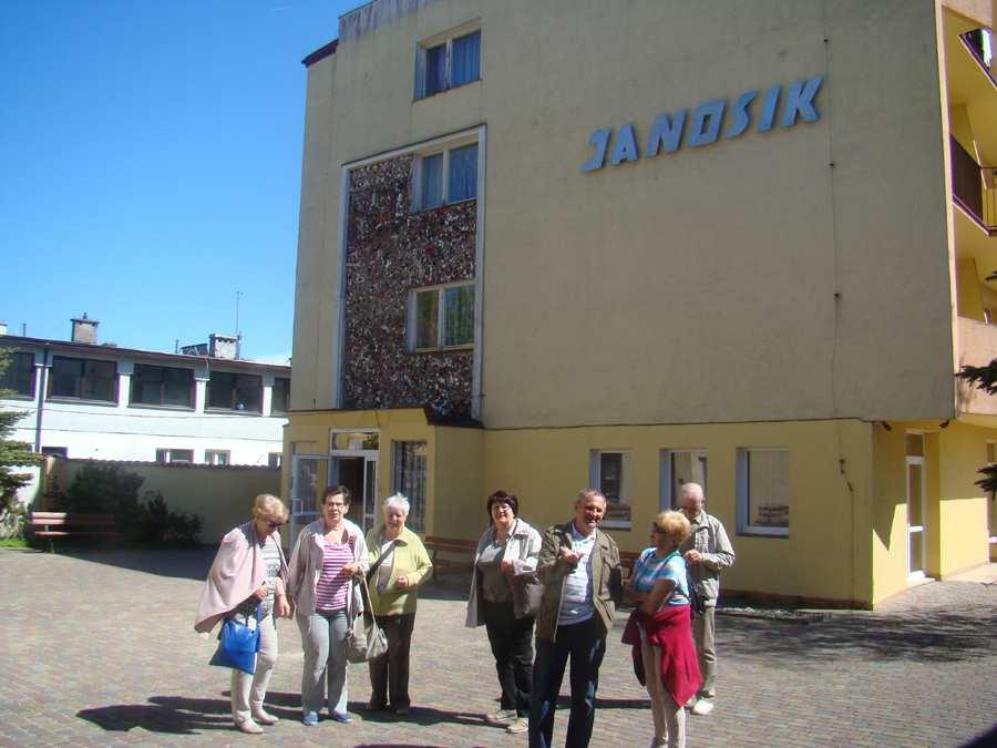 Każdy chwyta za swoje walizki i badamy