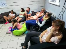 Następnie przez dwa miesiące trwały zdjęcia na planie filmowym, którym była Szkoła Podstawowa nr 4 im. prof. Władysława Szafera w Ełku.