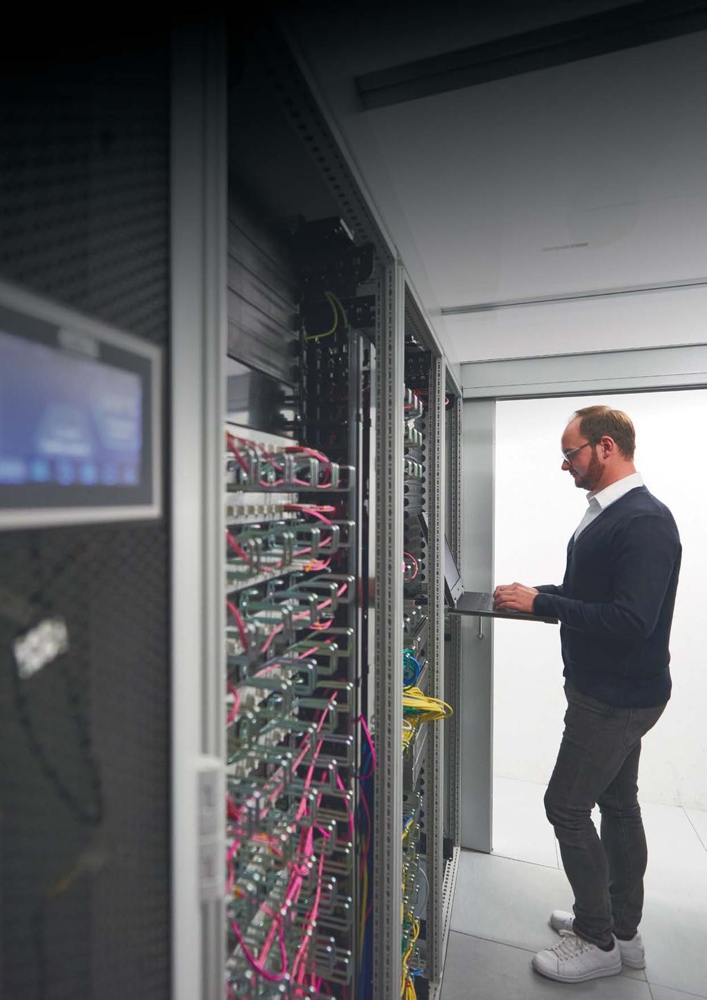 Skalowalność w wielu wymiarach Edge Data Center w średnim przedziale mocy Centra danych Edge są zawsze projektowane pod konkretne zastosowania.