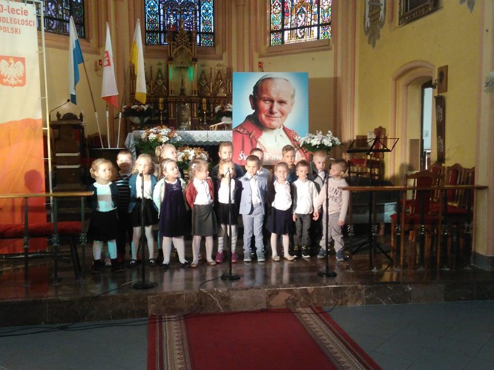 14 października 2018 roku dzieci z grupy Misie brały udział w koncercie Papieskim, w