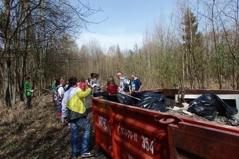 indywidualnych mieszkańców Wraz ze świadomością ekologiczną mieszkańców wzrasta ilość odpadów