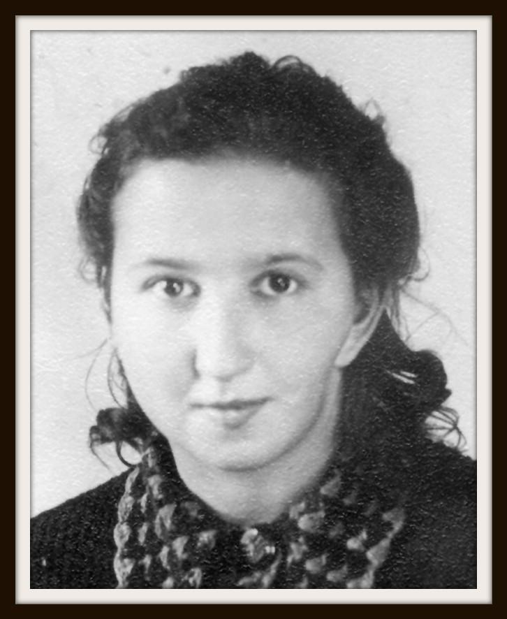 DANUTA SIEDZIKÓWNA(INKA) (3 IX 1928-28 VIII 1946) młodość kuli nie złapała widziałam ją w warkoczach pamięci Inki jak z przydużą dla dłoni odpowiedzialnością walczyła gubiąc szczątki matczynej
