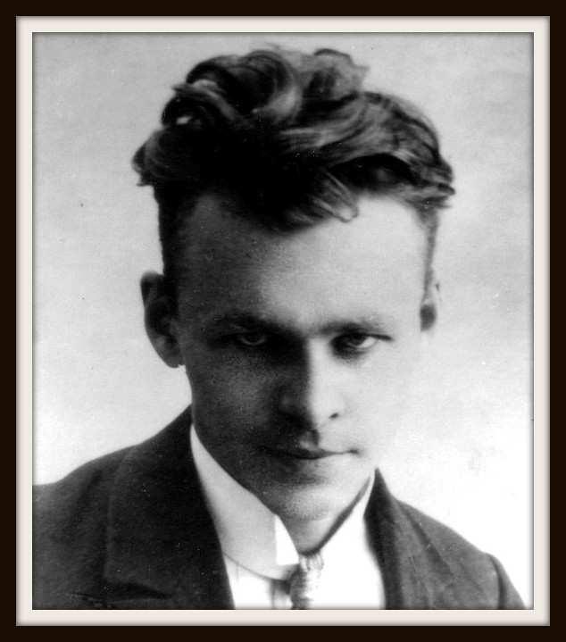 WITOLD PILECKI(WITOLD) (13 V 1901 25 V 1948) Starałem się tak żyć, abym w godzinie śmierci mógł się raczej cieszyć, niż lękać (po ogłoszeniu wyroku śmierci) Za sprawę mojej Ojczyzny w potrzebie, krwi