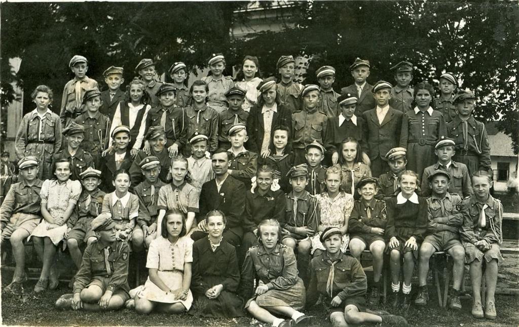 Gałęza, Stanisław Zgrzywa (kierownik), Lucyna Tkaczyk, Zygmunt Raczyński.