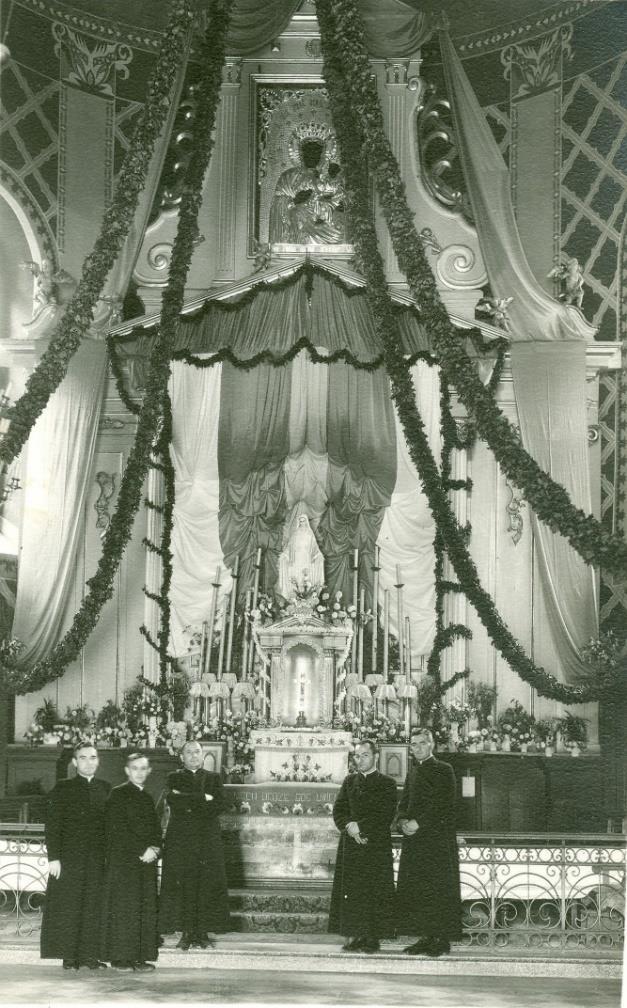 Stoją od lewej: Antoni, Janina, Aleksander, Wielisław.