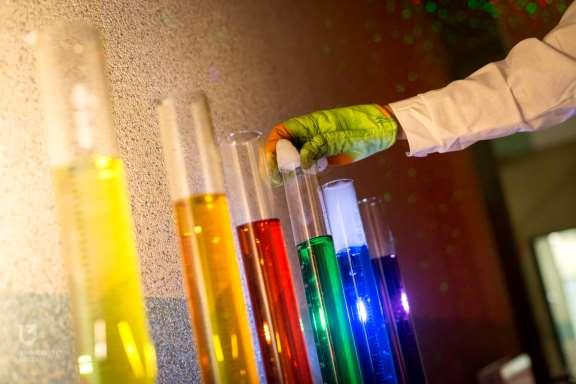 Punkt informacyjny: dr Anita Ciesielska (Zakład Genetyki Drobnoustrojów, Instytut Mikrobiologii, Biotechnologii i Immunologii), dr Paulina Tokarz (Katedra Genetyki Molekularnej, Instytut Biochemii)