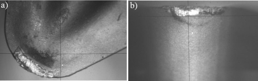 Symptoms of carbide insert's wear on the rake face and flank face after turning Inconel 718 at vc = 45 m/min and f = 0.1 mm/rev.: a) ap = 0.1 mm, b) ap = 0.4 mm strefy skrawania.