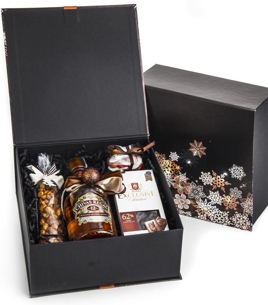 KUFEREK FIRENZE *Szkocka Whisky 12 letnia Chivas Regal 0,5l *Draże czekoladowe oblane pysznym lukrem 50g *Orzeszki w karmelu ze świąteczną dekoracją