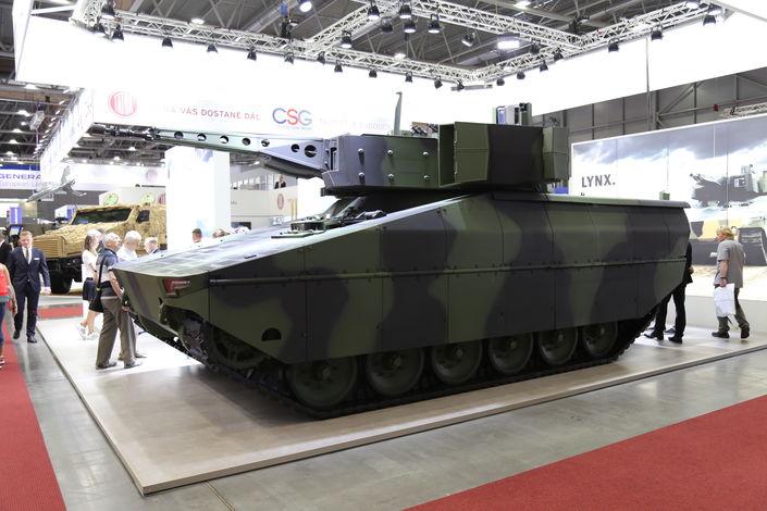 Niemiecki BWP Lynx oferowany przez Rheinmetall - premiera miała miejsce w zeszłym roku. Fot. Andrzej Hładij/Defence24.pl Niemcy pokazali w Brnie dwie konstrukcje.