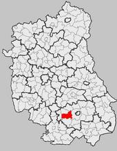 usytuowaniu przy szlaku handlowym biegnącym z Kijowa i Włodzimierza Wołyńskiego przez Hrubieszów do Zawichostu, do Sandomierza i dalej do Krakowa oraz korzystnym warunkom obronnym Szczebrzeszyn