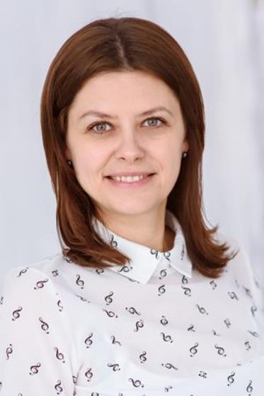 dr Aleksandra Kuźmińska - Haberla 1. Marketing międzynarodowy. 2. Strategie marketingowe na rynkach zagranicznych. 3. Badania marketingowe na rynkach zagranicznych. 4.