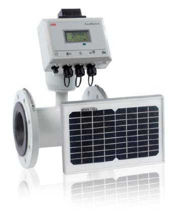 Przepływomierz AquaMaster może być zasilany z baterii lub z panelu solarnego, może pracować w miejscach oddalonych gdzie nie ma dostępu do sieci.