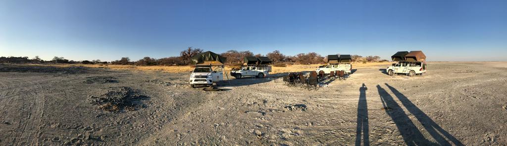 DZIEŃ 10 MAKGADIGADI PAN KUBU ISLAND NOCLEG NA PUSTKOWIU Po s niadaniu w Planet Baobab, przejazd na Kubu Island wymagaja ca off-roadowa droga.