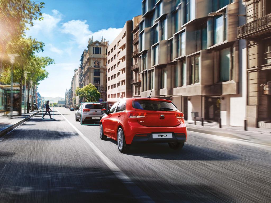 1. Układ ostrzegania o niezamierzonej zmianie pasa ruchu (Lane Departure Warning System) Układ korzysta z