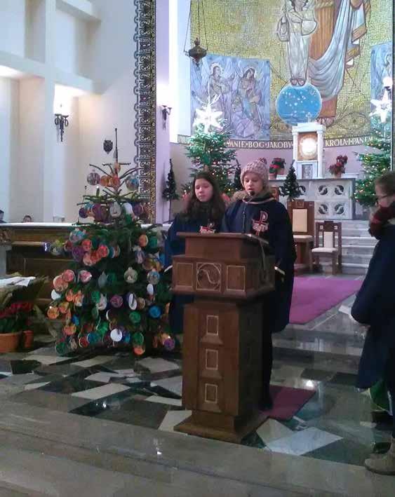 8. Schola Promyki Miłosierdzia pod kierunkiem siostry