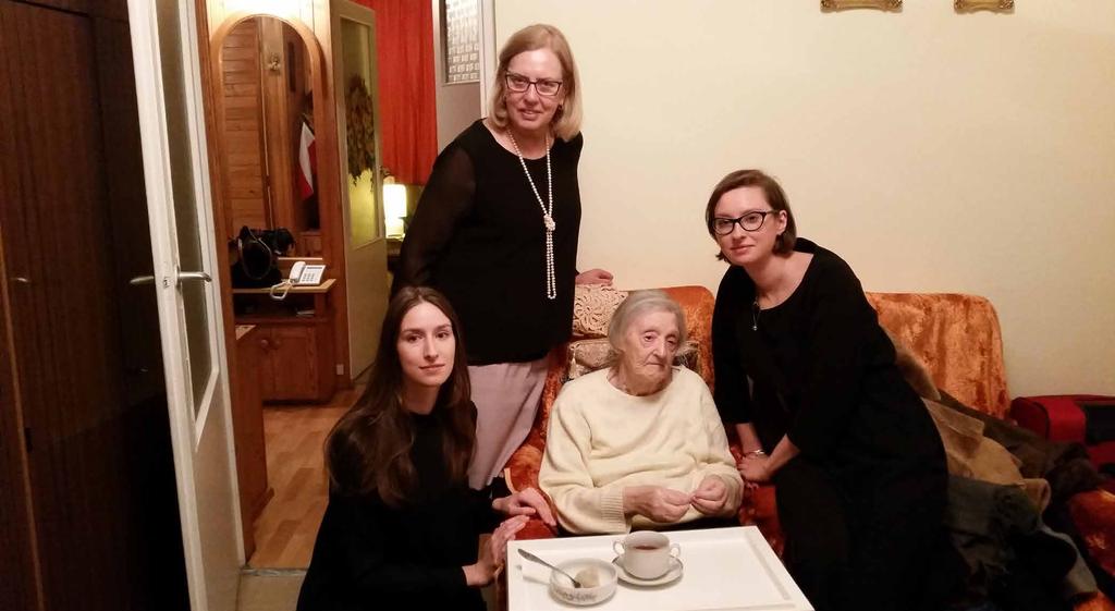Praca w Polskim Radio dawała Jej ogromną satysfakcję, było to nie tylko miejsce pracy, ale też miejsce spotkań z ciekawymi ludźmi i bycia świadkiem wielu ważnych wydarzeń.