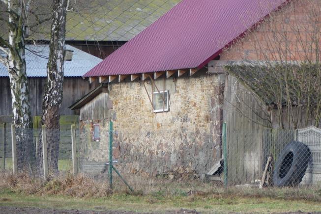 Fot. 32. Stary "klimatyczny" budynek gospodarczy.