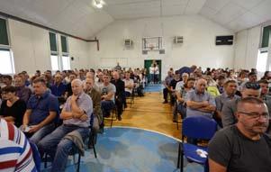 PO STRONIE PLANTATORA Warsztaty Polowe w Starym Brześciu dniu 12 września odbyły się IX warsztaty poświęcone uprawie buraka cukrowego. Na terenie Zespołu Szkół Centrum Kształcenia Rolni- W czego im.