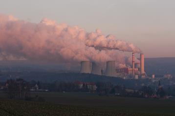 /gwh: źródła PV 3,2 elektrownie wiatrowe 0,4 elektrownie biogazowe 1,0 Zatrudnienie w OZE Zatrudnienie w OZE (1,5 TWh) - alternatywa dla bloku 450: źródła PV 670 elektrownie