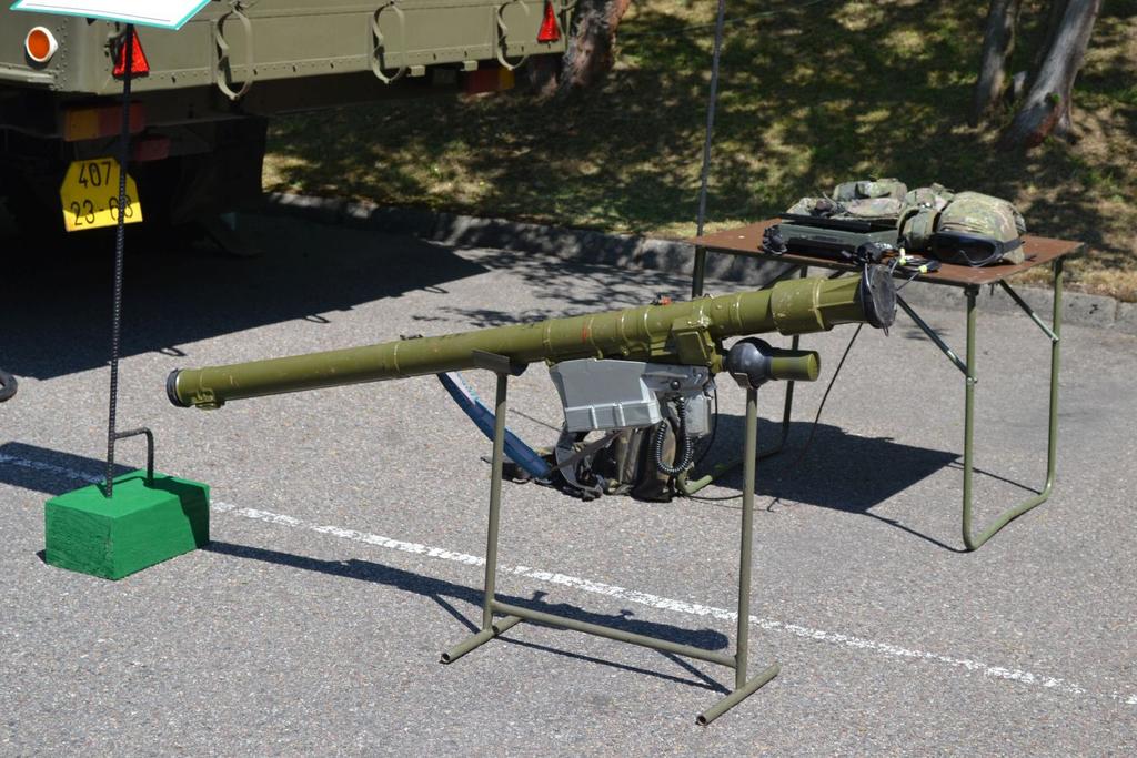 Przenośny, przeciwlotniczy zestaw rakietowy SA-18 ( Igła ). Fot. M.