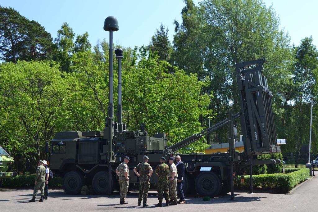 Wyrzutnia samochodowa brytyjskiego systemu przeciwlotniczego krótkiego zasięgu Land Ceptor z rakietami CAMM. Fot. M.Dura Czytaj też: CAMM - brytyjskie rakiety dla systemu Narew?