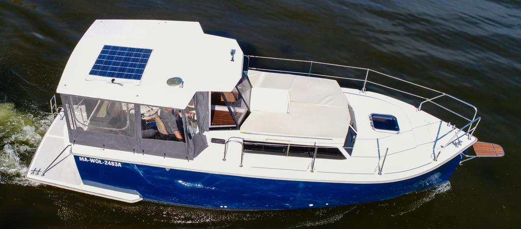 O Jachcie Calipso 750 Jacht motorowy Calipso 750 to jednostka przeznaczona do żeglugi po wodach śródlądowych, kadłub zaprojektowany i wykonany przez firmę CALIPSO YACHT.