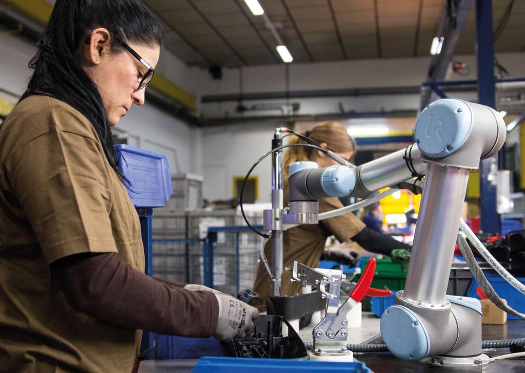 ZACZNIJ WSPÓŁPRACĘ Z COBOTAMI Ekonomiczne, bezpieczne i elastyczne roboty współpracujące, czyli coboty, sprawiają, że automatyzacja jest teraz prostsza niż kiedykolwiek wcześniej, nawet dla małych i