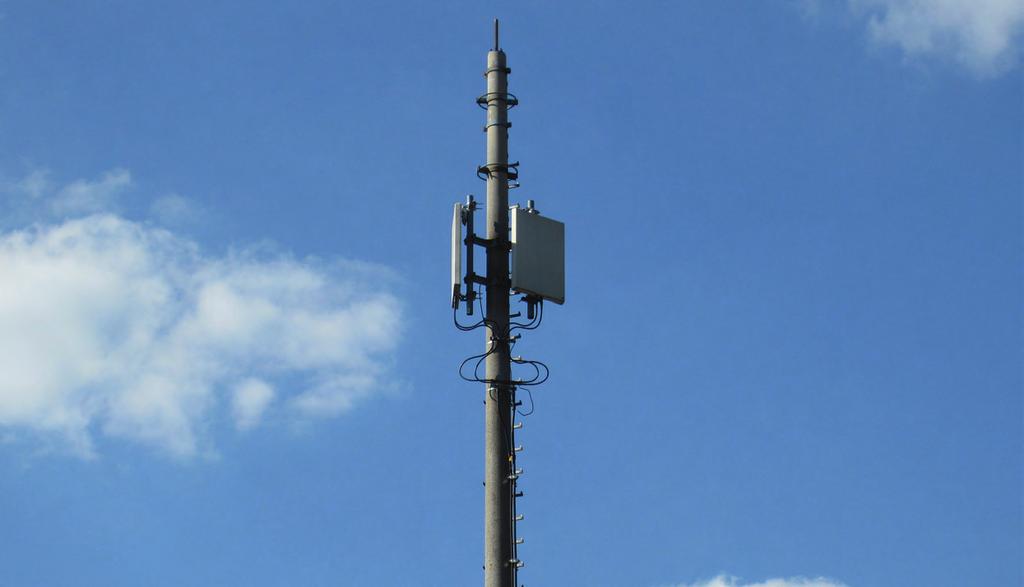 Ochrona instalacji nadawczo-odbiorczych GSM-R GSM-R to skrót od Global System for Mobile Communications-Railway (Kolejowa Sieć GSM) i jest kluczowym systemem komunikacji i transmisji danych