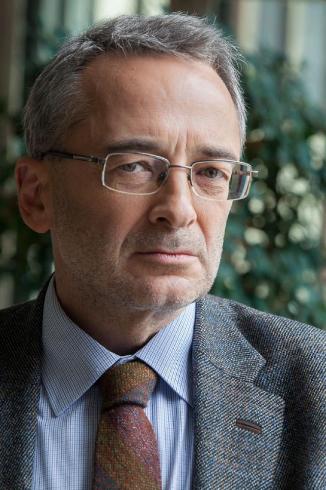 Adam Pomorski warszawiak urodzony w 1956 r. socjolog, doktor nauk humanistycznych, tłumacz, prezes Polskiego Pen Clubu.
