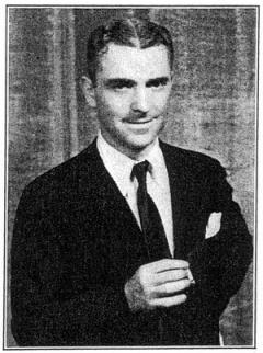 Showman George White rozpoczynał jako tancerz i aktor lecz najbardziej zapamiętany jest za swoje Skandale, coroczne rewie muzyczne (1919 1926), które rywalizowały z Ziegfeld Follies.