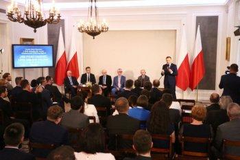 listopada Drogi do Niepodległej kontekst międzynarodowy