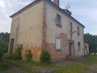 Przystanek/stacja: MROWINO Powiązania z innymi liniami kolejowymi: brak Perony: 1 Krawędzie peronowe: 1 Budynek dworcowy: istnieje, zaadaptowany do innych celów