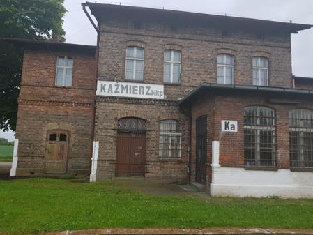 Stacja/przystanek w Kaźmierzu Wielkopolskim (linia 363) dokumentacja zdjęciowa źródło: Mateusz Izydorek/Blue Ocean Business Consulting Sp. z o.o., wykonano w maju 2018 r.