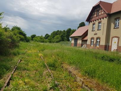 Przystanek/stacja: NOJEWO Powiązania z innymi liniami kolejowymi: brak Perony: 2 Krawędzie peronowe: 2 Budynek dworcowy: istnieje, zaadaptowany do innych celów
