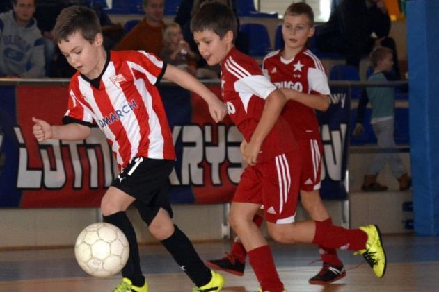 1 REGULAMIN V OGÓLNOPOLSKI HALOWY TURNIEJ PIŁKI NOŻNEJ KRYSPINÓW CUP 1. Uczestnicy, system rozgrywek oraz czas gry: 28 X 2017 r.
