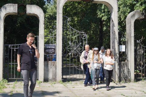 również stary cmentarz rzymskokatolicki - miejsce pracy