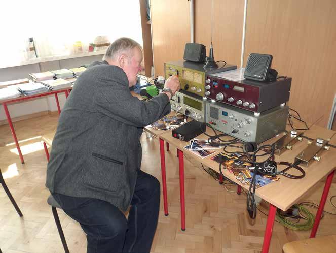 roku obchodzi swoje 50-lecie. Można tu było zobaczyć odbiorniki do radiopelengacji, odbiorniki i nadajniki na KF i UKF, anteny i klucze telegraficzne.