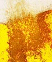 Nasycenie CO 2 26 Piwo przelane z butelki do szklanki