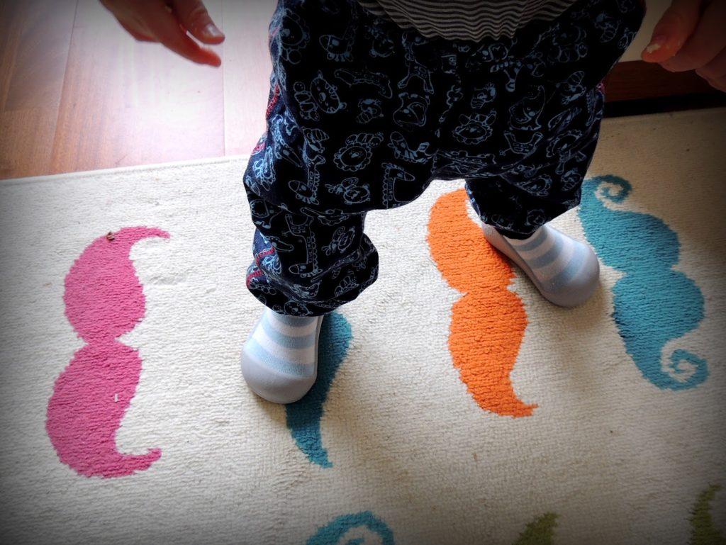 dla dzieci, których rodzice z jakiegokolwiek powodu nie chcą zdecydować się na klasyczne kapcie.