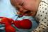 Płacz niemowląt. Ponieważ niemowlęta nie umieją mówić, używają płaczu jako środka wyrazu i komunikowania swoich potrzeb.